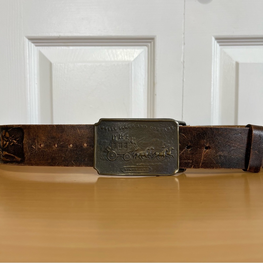 Vtg Wells Cargo Buckle + 1976 US Bicentennial Embossed Brown Leather Belt Sz 38